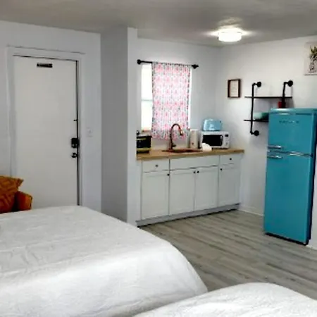 Pineapple Shores Inn Unit 1